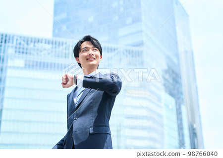 年輕的企業 年輕的企業 98766040