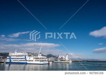 The sightseeing ship Bianca departing from the Uminoko, a learning ship anchored at Lake Biwa Otsu Port The sightseeing ship Bianca departing from the Uminoko, a learning ship anchored at Lake Biwa Otsu Port 98766188