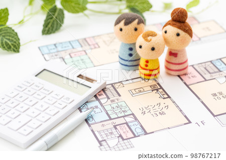 House drawing and calculator and family House drawing and calculator and family 98767217