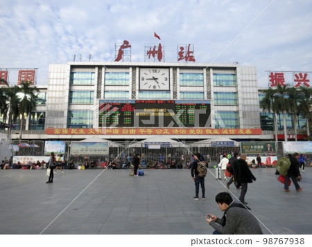中國廣州站前的風景 中國廣州站前的風景 98767938
