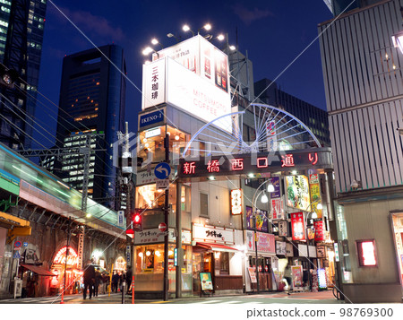 Near the Karasumori Exit of Shimbashi Station, Tokyo Near the Karasumori Exit of Shimbashi Station, Tokyo 98769300