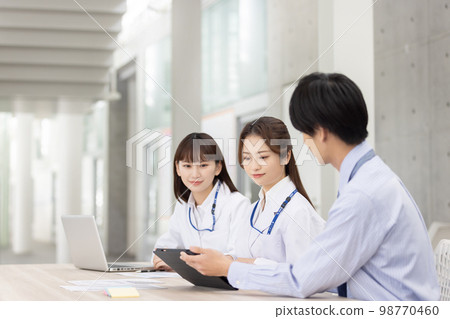 醫護人員開會 醫護人員開會 98770460