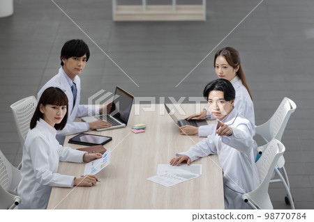 醫護人員開會 98770784