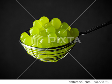 green jelly balls for making bubble tea 98770980