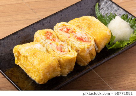 Egg roll with crab stick 98771091