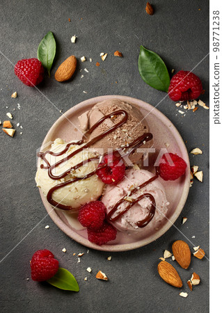 various ice cream balls 98771238