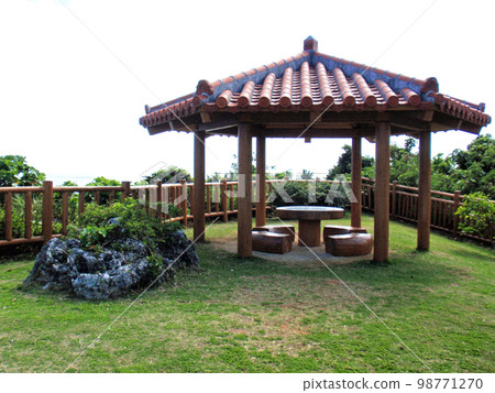 知念岬公園涼亭 知念岬公園涼亭 98771270