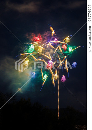 2023 Wakakusa Yamayaki seen from Mt. Kurokami, Nara Skyrocket ⑩ 2023 Wakakusa Yamayaki seen from Mt. Kurokami, Nara Skyrocket ⑩ 98774905