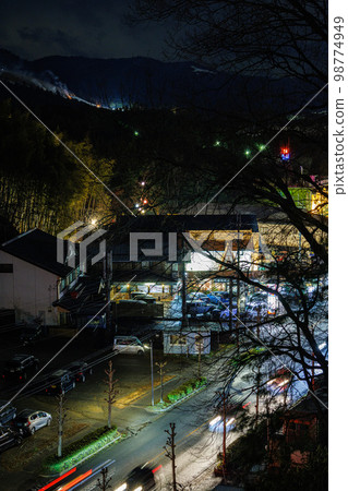 2023 從奈良的黑神山看到的若草山燒 縣道上的汽車夜景 ⑤ 2023 從奈良的黑神山看到的若草山燒 縣道上的汽車夜景 ⑤ 98774949