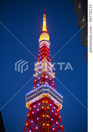 Tokyo, Tokyo Tower at night 98776213