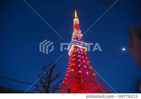 東京,東京塔在晚上 東京,東京塔在晚上 98776215