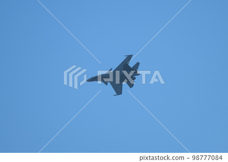 Indian Air Force Sukhoi Su-30MKI Circling 98777084