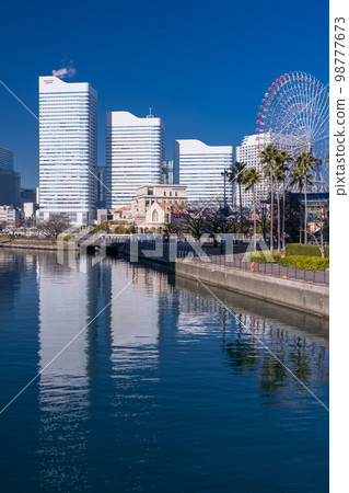 《Kanagawa Prefecture》Yokohama Minatomirai・City view from Bankokubashi 98777673