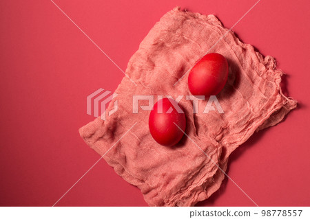 chicken eggs on pink gauze on a pink background chicken eggs on pink gauze on a pink background 98778557