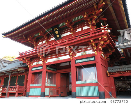 Romon Gate of Tsurugaoka Hachimangu Shrine 98778750