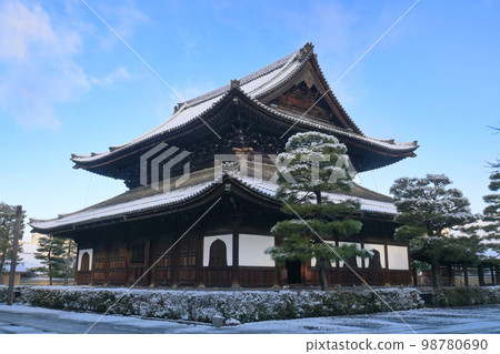 一月京都東山建仁寺 98780690