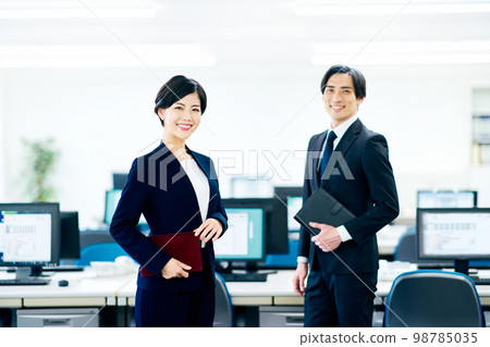 Business middle 98785035