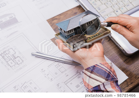 [Female architect who designs my home] 98785466