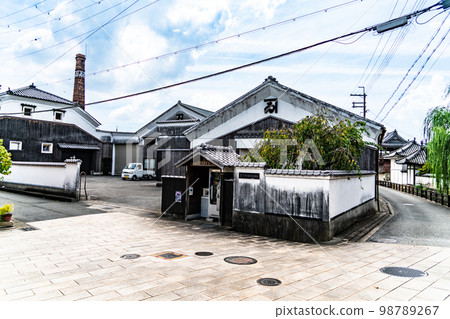 [Important Preservation District for Groups of Traditional Buildings] Tatsuno, a street corner where you can see a soy sauce brewery, Tatsuno City, Hyogo Prefecture 98789267