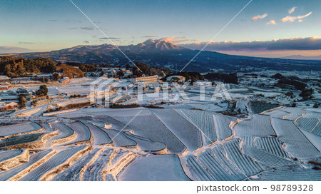 Tanimizu Rice Terrace, Minamishimabara City, Nagasaki Prefecture 98789328