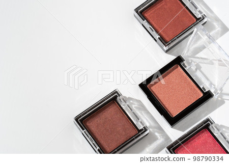 Cosmetics eye shadow 98790334
