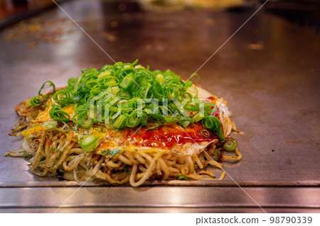 Authentic Hiroshima okonomiyaki at Okonomimura 98790339