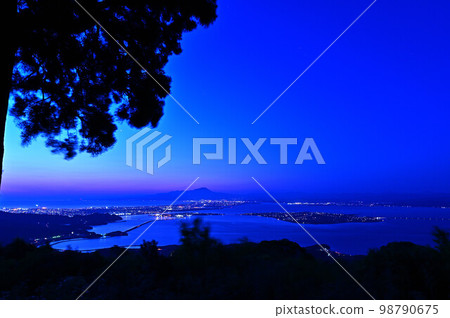 Daisen from Mt. Tsurugi Daisen from Mt. Tsurugi 98790675