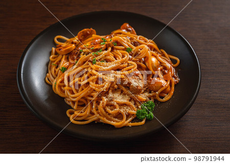 Sprouted Brown Rice Pasta Bolognese 98791944