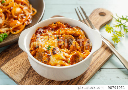 Bolognese doria and pasta 98791951