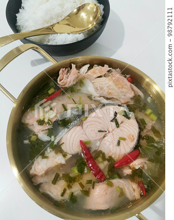 Tom yam salmon 98792111