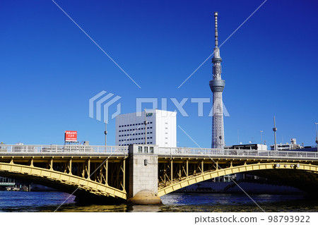 Scenery with a view of the Tokyo Sky Tree Sumida River and Kuramae Bridge Scenery with a view of the Tokyo Sky Tree Sumida River and Kuramae Bridge 98793922