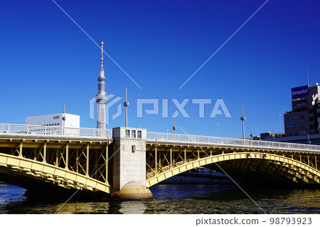 Scenery with a view of the Tokyo Sky Tree Sumida River and Kuramae Bridge Scenery with a view of the Tokyo Sky Tree Sumida River and Kuramae Bridge 98793923