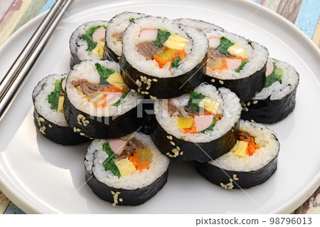 homemade kimbap 98796013