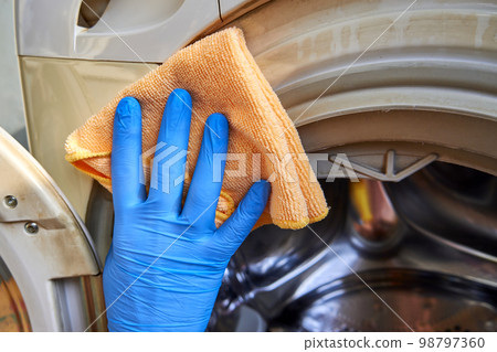 Caring for your washing machine at home 98797360