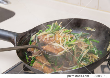 [Completion of stir-fried ravioli] 98803160