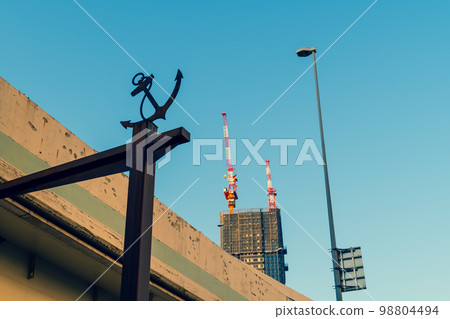 橫濱站和首都高速公路附近的高層公寓建設 2023.01 b-5 添加了暖色 98804494