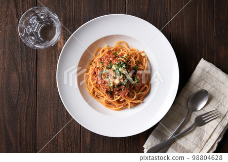 Meat sauce spaghetti 98804628