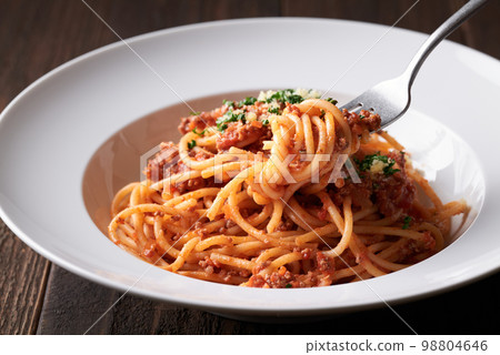 Meat sauce spaghetti 98804646