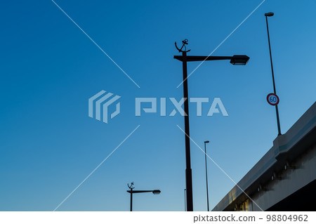 Metropolitan Expressway near Yokohama Station East Exit and clear sky 2023.01 98804962