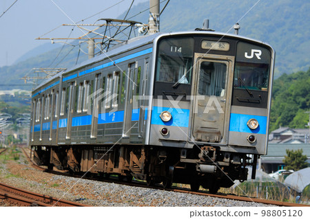 JR Shikoku Series 121 train (14th formation) 98805120