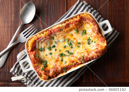 freshly baked lasagna 98805192