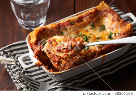 freshly baked lasagna 98805199