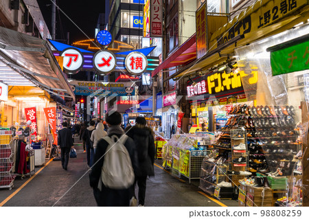 《Tokyo》Ameyoko Shopping Street/Ueno Busy Market 《Tokyo》Ameyoko Shopping Street/Ueno Busy Market 98808259