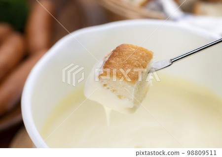 cheese fondue cheese fondue 98809511