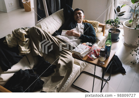 Sloppy and withdrawn man Sloppy and withdrawn man 98809727