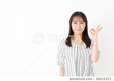 Female portrait ok sign recommended Female portrait ok sign recommended 98810323
