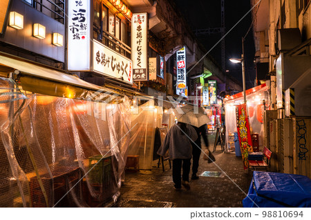 《東京》上野站前・守衛酒吧街 《東京》上野站前・守衛酒吧街 98810694
