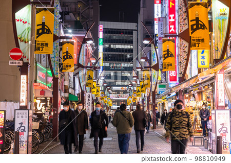 《Tokyo》Ueno station square, shopping street at night 《Tokyo》Ueno station square, shopping street at night 98810949