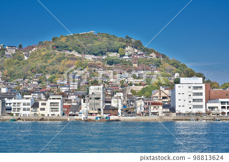 [View of Onomichi from Mukaishima] Location: 1-4 Mukojima-cho, Onomichi City, Hiroshima Prefecture 98813624