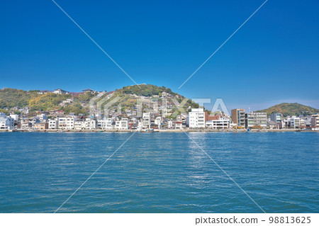 [View of Onomichi from Mukaishima] Location: 1-4 Mukojima-cho, Onomichi City, Hiroshima Prefecture 98813625